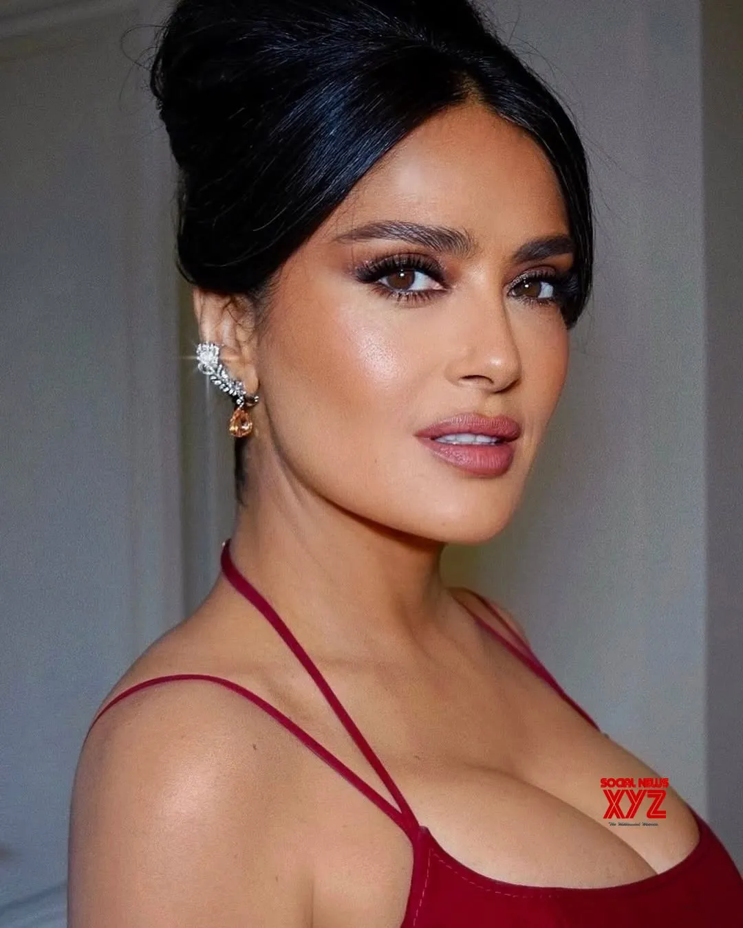 Salma Hayek 30 Photos