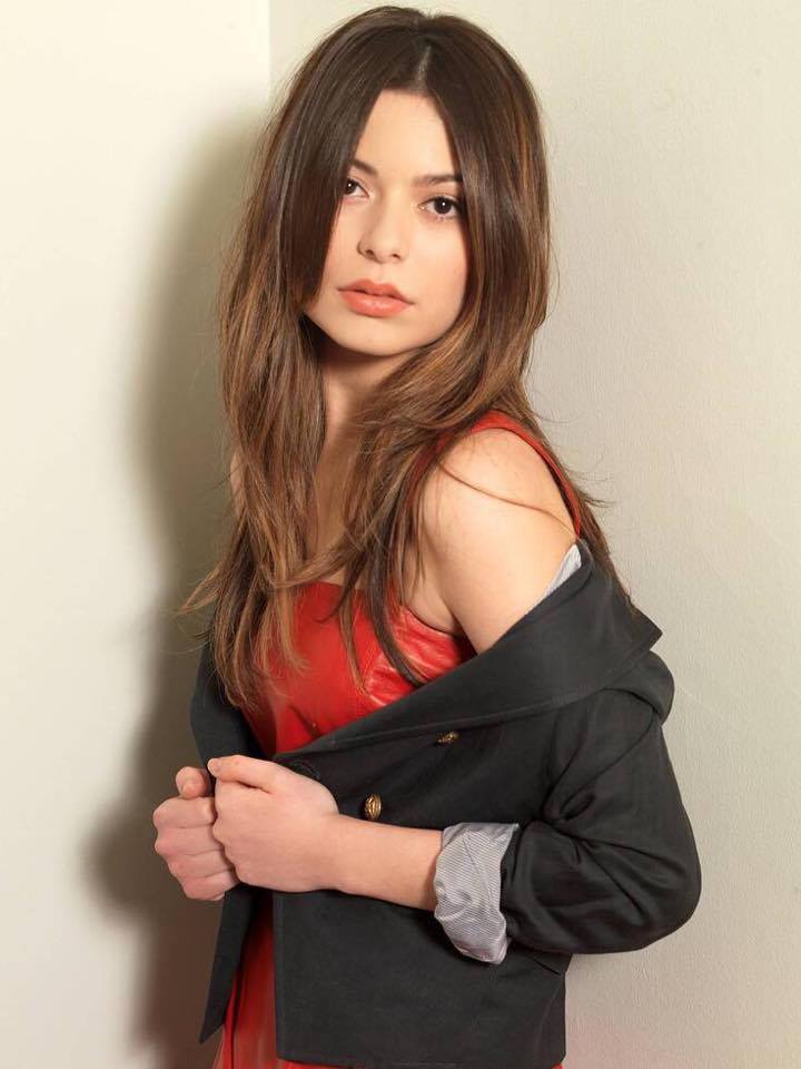Miranda Cosgrove Lovely Photos